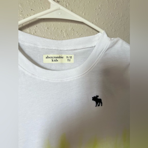 Abercrombie girl tie-dye curved
hem icon tee-Size 11/12 new with tag - Picture 4 of 5
